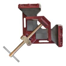 Presse d'angle pour metal